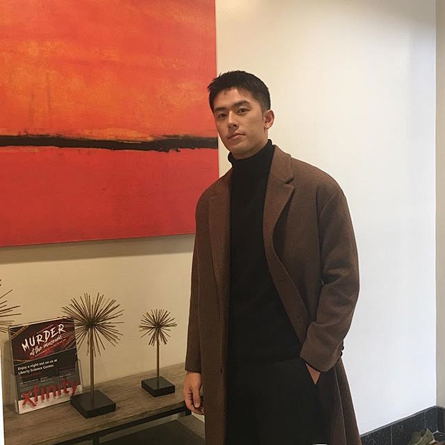 머리 짧으니까 편하긴한데
군인 같다는...