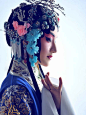 一曲终了情不了，戏易完结伤难结