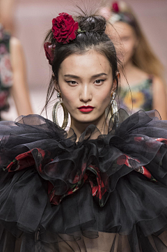三天er采集到Dolce&Gabbana2019年春夏高级成衣时装发布
