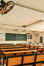 设图网明亮的教室大学毕业季校园场景摄影图