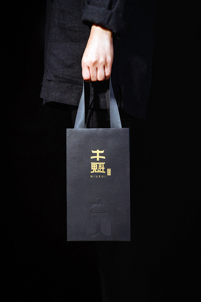 Package｜牛魁 on Behanc...