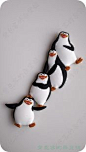 马达加斯加的四只小企鹅，高约 9cm，PVC 材质做工精细，背面磁盘不小，到手也说可爱。 仅售:5元