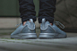 每日鞋报 · 第303期 ShoeGaze– ShoeGaze优站-淘宝达人:adidas Originals ZX Flux ADV ASYM「Solid Grey」配色