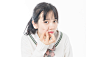 摄图网_501117789_青春期女孩挤痘痘（企业商用）