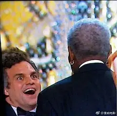 #MarkRuffalo# 马克叔，不动声色的表情包，默默打call的专业粉头，人见人爱的大可爱，太萌啦！ ​​​​