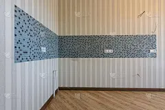 在空房间的内部为厨房准备的地方