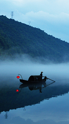 离早采集到湖中船