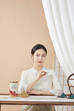 Roxyontheway采集到喝茶人像 模特