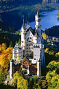 Neuschwanstein Castle, Germany建筑，是人类最伟大的创造奇迹和艺术结晶。从古埃及大漠中的金字塔、罗马庞培城的斗兽场到中国的古长城，从秩序井然的北京城、宏阔显赫的故宫、圣洁高敞的天坛、诗情画意的苏州园林、清幽别致的峨眉山寺到端庄高雅的希腊神庙、威慑压抑的哥特式教堂、豪华眩目的摩天大楼，无不闪耀着人类智慧的光芒。