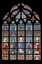 比利时萨布隆圣母教堂的天窗。