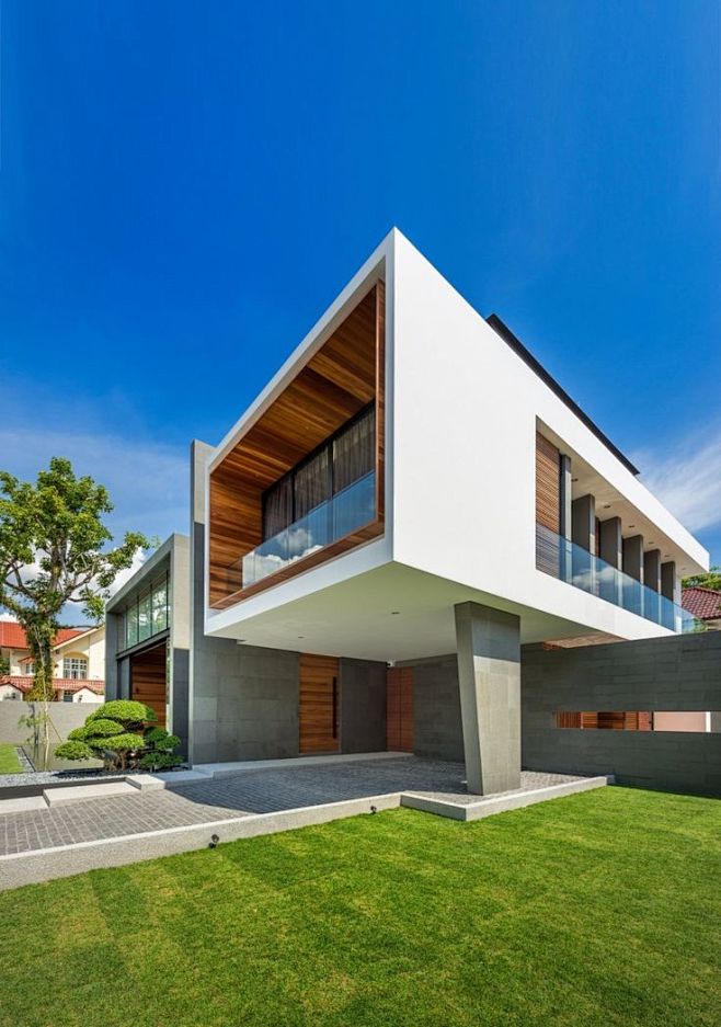 Contemporary Home Ev...