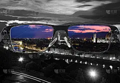 通过眼镜框架。在玻璃和单色背景下的佛罗伦萨夜晚景观的色彩缤纷的观点。不同的世界感知。乐观、希望、心理