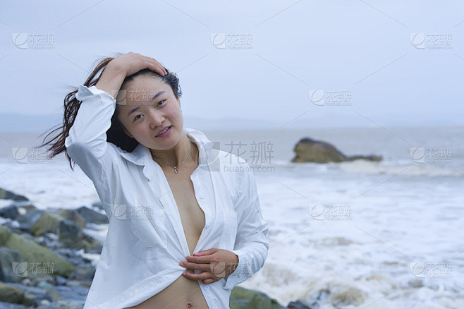 海滩上的美女