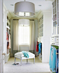 houzz' this is very nice',1.2亿美刀的融资，你厉害，向你学习，

上图：衣帽间|确切的说是壁橱！

风格：现代风格，/简欧风格，

材质：橡胶木，澳松板最佳

涂装：白色混油，（建议必须采用水性漆）

造价：每延米：9700RMB（人民币不贬值的情况下，住：不议价）

更多信息，请私信或者直接拨打热线咨询