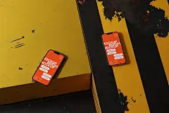 Smartphone industrial mockup red metal 25款极简工业风IPhone智能手机UI屏幕界面APP广告壁纸设计展示PSD样机_格外视觉(uigui.cn)-国外高品质设计素材共享网