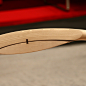 pp201/pp203, 1969 Hans J. Wegner 靠背细节 Hans J. Wegner将这里的榫接凸显出来，先用对比色的木材榫接拼合为整体，再整体铣出靠背的弧形。