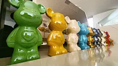 饮品店里的暴力熊