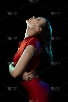 女人,性感,华贵,自己拥抱自己,热情,垂直画幅,美,白人,完美,工作室