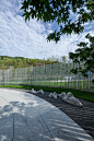 福州中海紫御江山 展示区 现代简约 铺装  砾石散铺 景观设计（SED新西林景观国际，受邀加入ASLA协会，拥有风景园林工程设计专项甲级，业务范围：酒店及度假设计、特色产业环境、商业地产设计、住宅及社区设计、城市概念规划、市政基础设施设计）