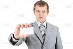 年轻的商人展示一张空白的名片