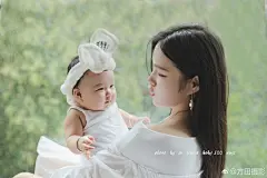 百天上门～
家里能用来拍照的地方多着呢 
一块空间 配上超好的采光 [嘿哈] 
完美
#郑州儿童摄影##郑州宝宝照上门拍摄##百天照 周岁照 亲子照# ​​​​