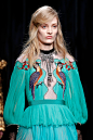 Gucci Fall 2016 Ready-to-Wear Fashion Show : The complete Gucci Fall 2016 Ready-to-Wear fashion show now on Vogue Runway.