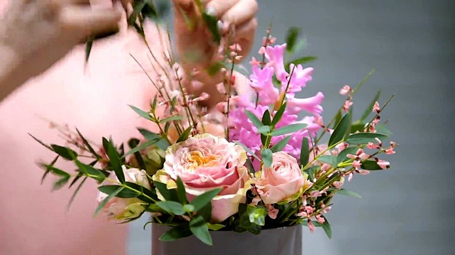 制作美丽粉红色花束的工艺