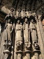 Chartres_cathedral_023_martyrs_S_TTaylor