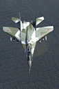 米格-29战斗机满挂武器飞行
