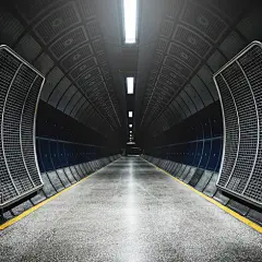 隧道尽头地铁站