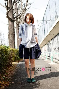 【图】街头上演“纯美日剧”，淡雅惬意令人驻足：海报时尚网日本街拍之古着聚集地原宿篇130期！_第8页_日本街拍_海报时尚网