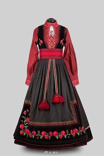 服装｜东欧传统服装。
关键词：Vinta...