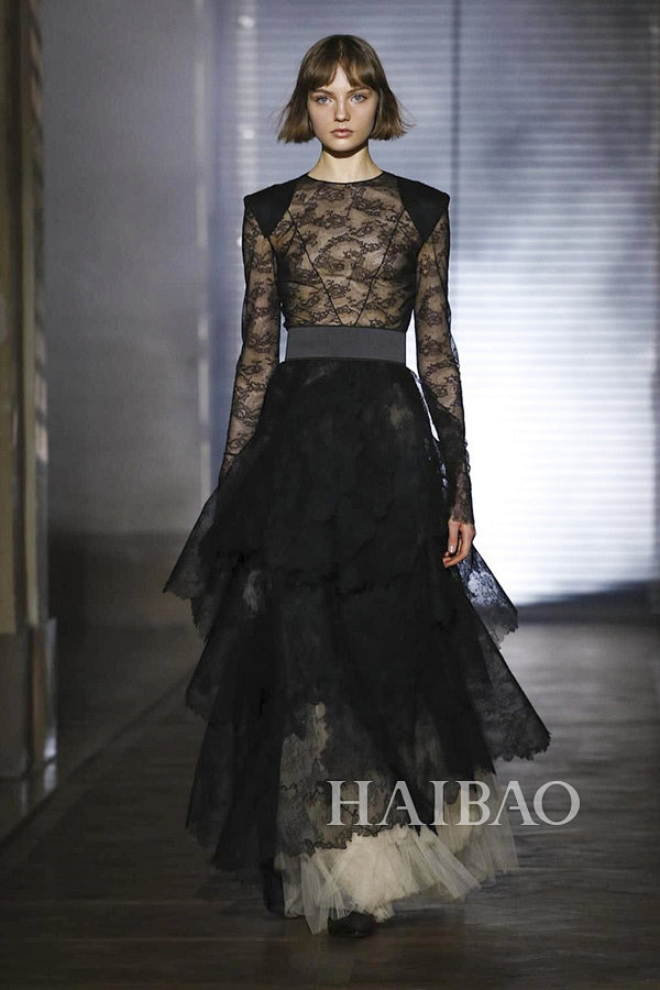 回归高定舞台！纪梵希 (Givenchy...