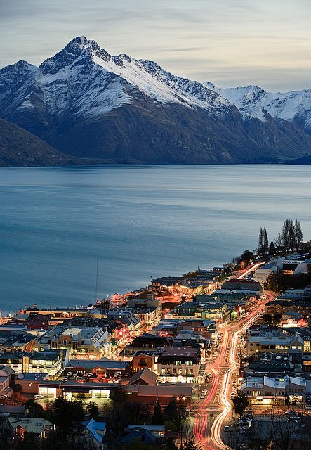 皇后镇（Queenstown），又译“昆...