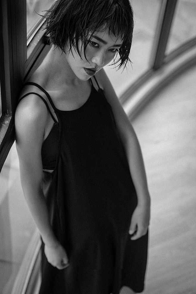 南风吹的写真摄影作品《黑白》