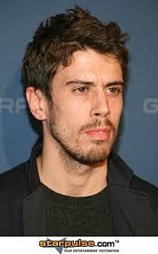 Toby Kebbell  