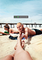 News on the beach : 15min.lt is one of the largest news websites in Lithuania. The summer campaign invites to spend a little bit of holiday time with the main international news heroes.
