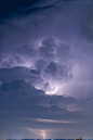 积雨云和闪电的照片素材-图巨人