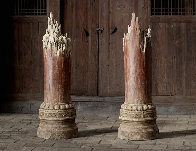 断裂漆木柱子/Broken lacquered wood pillar-花瓣网