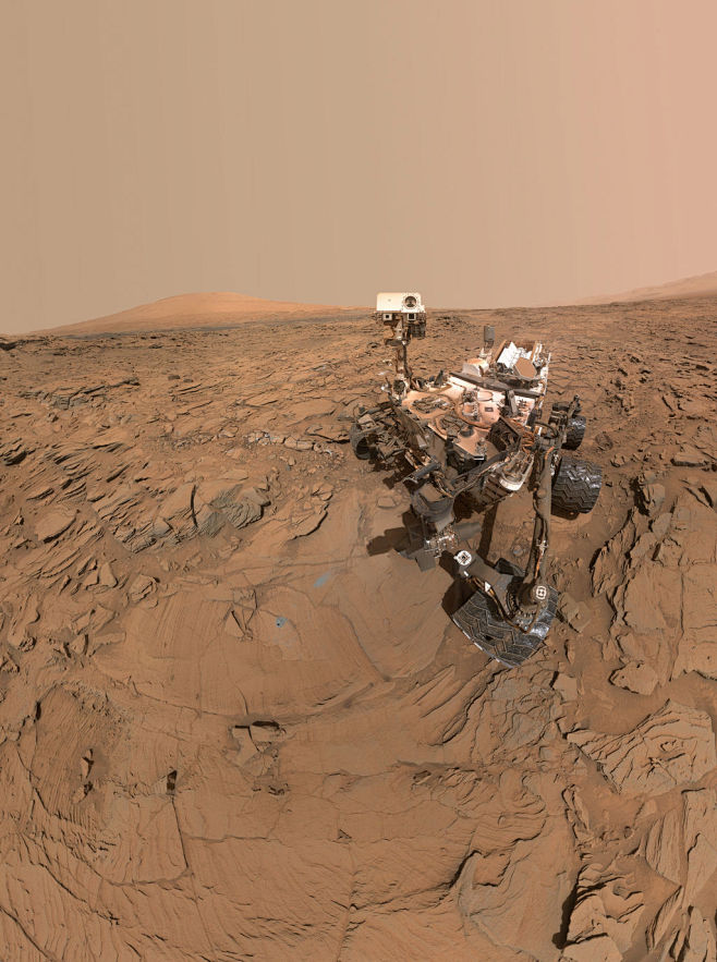 curiosity_selfie.jpg...