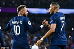 [法甲]大巴黎1-0马赛 姆巴佩助攻内马尔 : 2022年10月17日，法国，22/23法甲联赛第11轮，巴黎圣日耳曼1-0马赛。