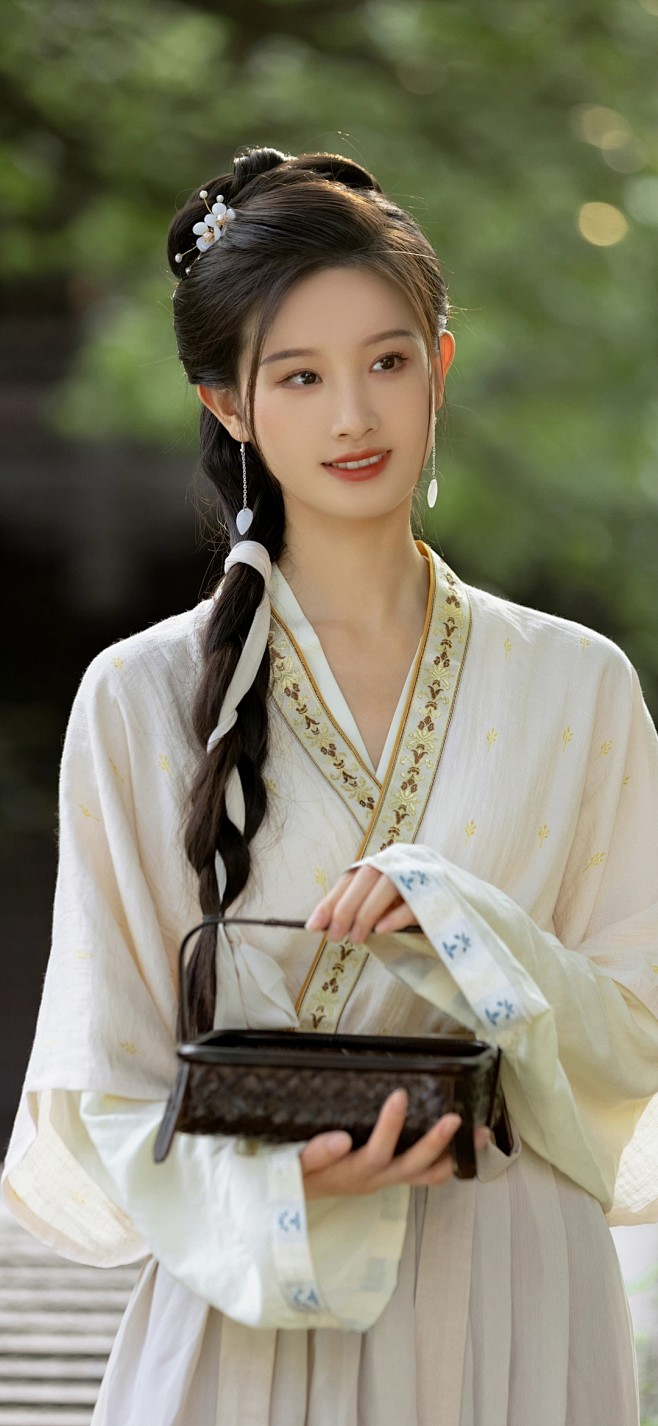 梦华
采集@别致的七
cr：乔木