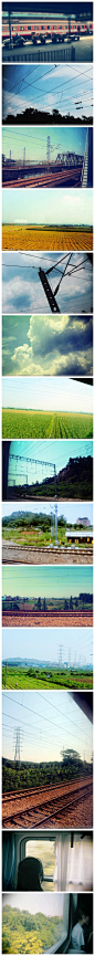 [沿途风景] 车窗外的电线杆一根一根有节奏地将灰蓝色的天空划破，再随着车轨的声音倏地从我视线里掠过,向后移去。阳光像傻沙子一样透过玻璃贴在皮肤上，依然刺眼却早已经不再灼热。干燥晴朗的天空中漂浮着一些意义不明的松散的云。像一张宽大的手掌在我头顶摊开，展示掌心里无法预知的曲线。