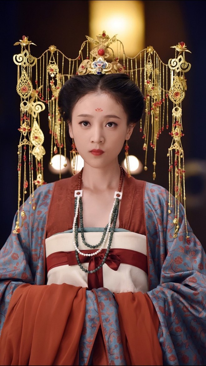 灵魂摆渡黄泉三七何花