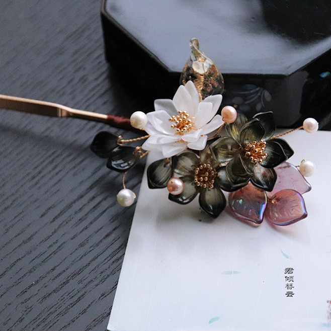 古风发簪步摇汉服黑金头饰扁簪子典原创花朵...
