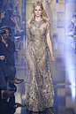 熠熠闪光如同克里姆特的艺术作品
Elie Saab 2015 Fall Winter Fashion Show ​​​​