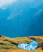 【心形湖】这是瑞士契诺州的心形湖，她是阿尔卑斯山谷中自然形成的天然心形湖。你有没有心动？