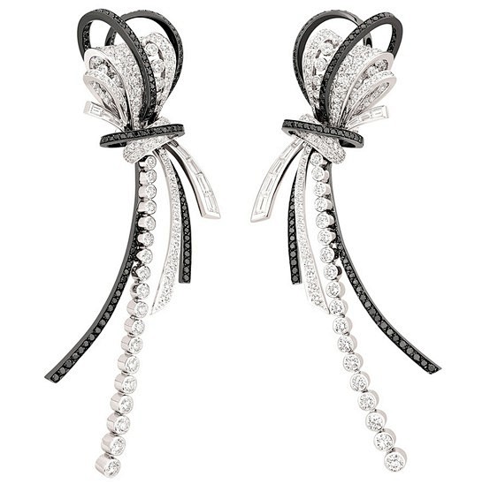 Chanel Couture earri...