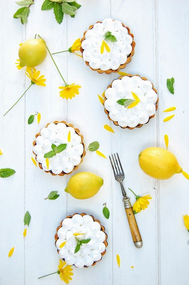 Lemon & Yogurt Pie 