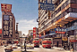 樂聲牌
佐敦彌敦道
1962
1962年，日本著名家電品牌「樂聲牌」於佐敦彌敦道建造了一個幾乎佔據一整幢大廈外牆的巨型霓虹招牌， 與樓頂的鷹王牌招牌爭相吸引途人目光。這一類型的巨型霓虹招牌多為國際企業所用，不但反映出霓虹招牌作為廣告媒界的重要性，同時亦反映這些企業品牌逐漸融入街道景觀當中。
鳴謝: 信興集團